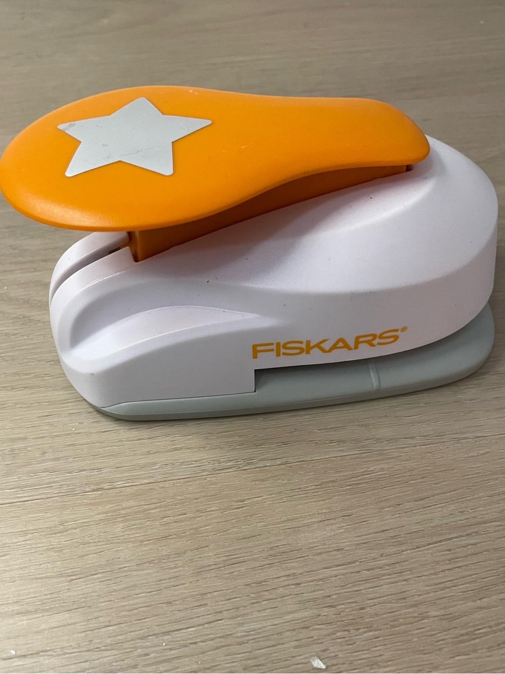 Fiskars 2” Star Pressure Paper Punch